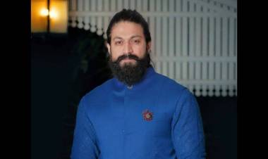 KGF स्टार यशला करायचंय ‘या’ प्रसिद्ध बॉलिवूड अभिनेत्रीसोबत काम,