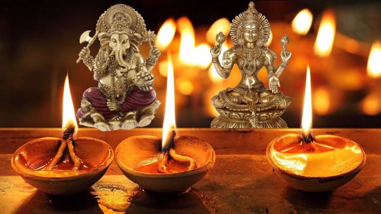 लक्ष्मीपूजनाचा सर्वत्र झगमगाट