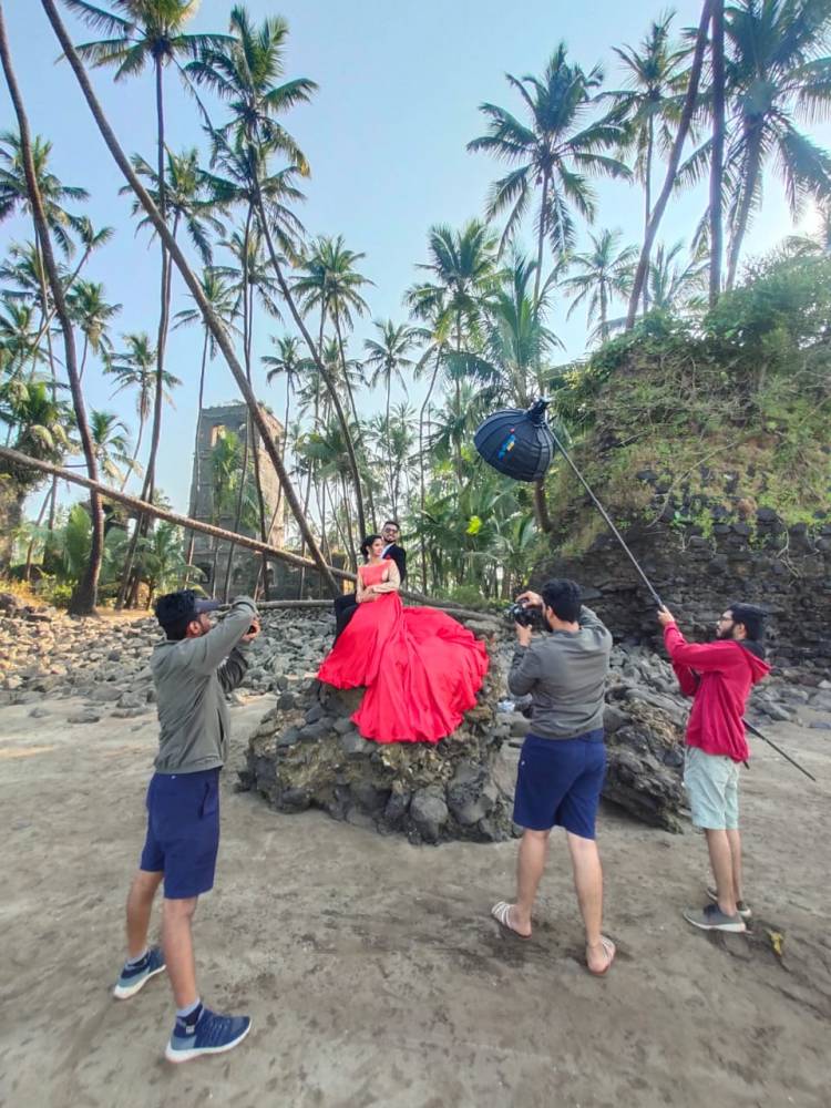 कोरोना लग्नाचा 'ग्लॅमरस सोहळा'